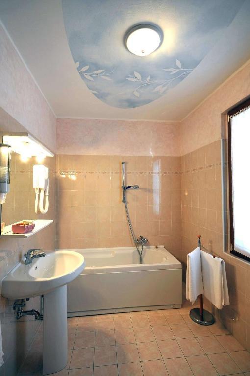 Ai Campi Di Marcello Hotel Monfalcone Esterno foto