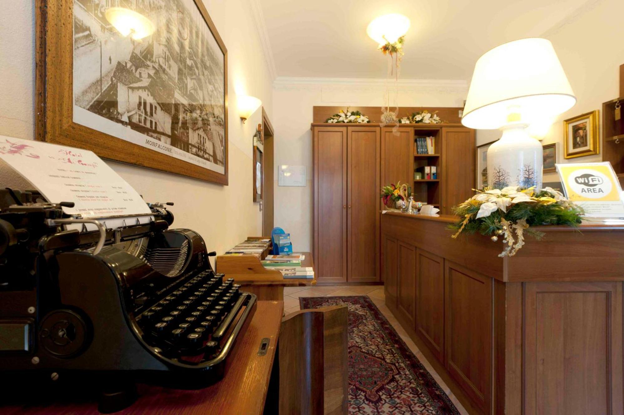 Ai Campi Di Marcello Hotel Monfalcone Esterno foto