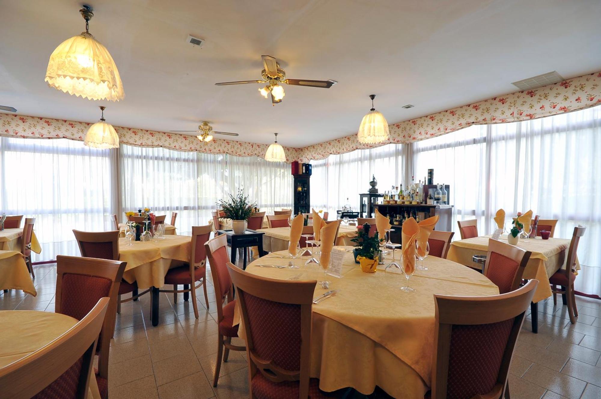 Ai Campi Di Marcello Hotel Monfalcone Esterno foto